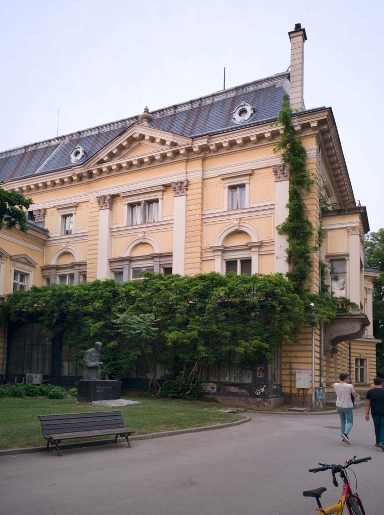 Царският дворец в София, източно крило
