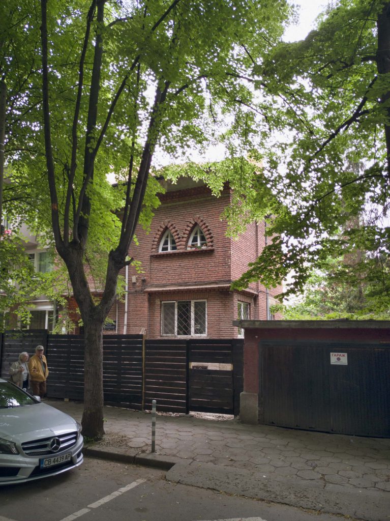 къщата на писателя Сирак Скитник на ул. “Борова гора”
